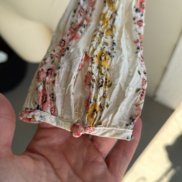 Le Lis- Floral Lace Trim Blouse - Picture 5 of 5